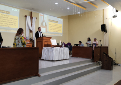 Minggu 14 April 2024