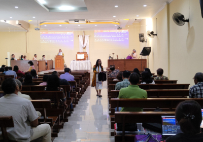 Minggu 14 April 2024